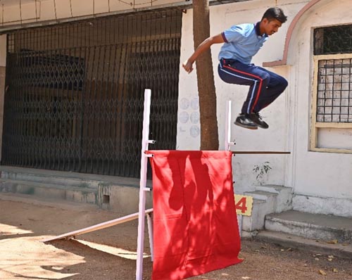 INDIVIDUAL OBSTACLES