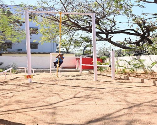 INDIVIDUAL OBSTACLES